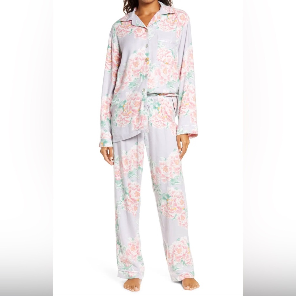 Papinelle Ava floral cozy pajamas in lilac. Soft warm Cottagecore